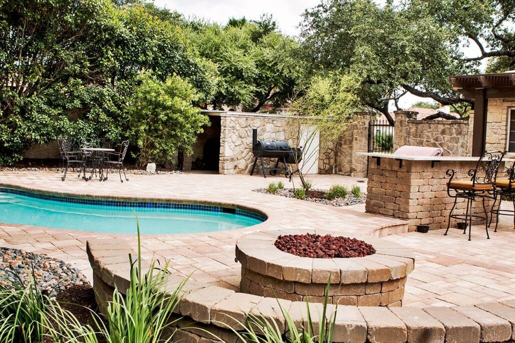 Outdoor Living Kitchens Fire Pits Pergolas And Pool Decks Gallery