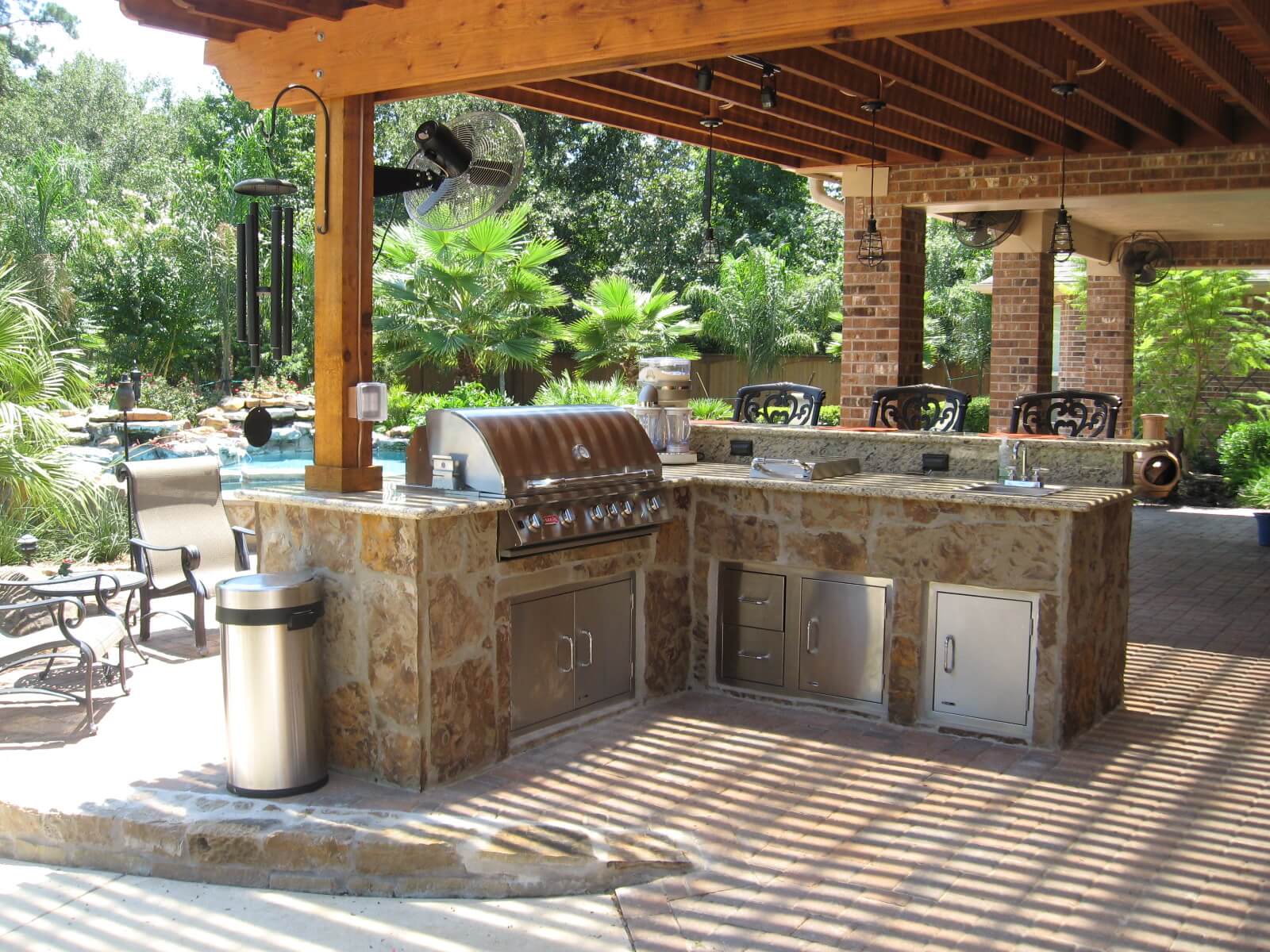 Outdoor Kitchen