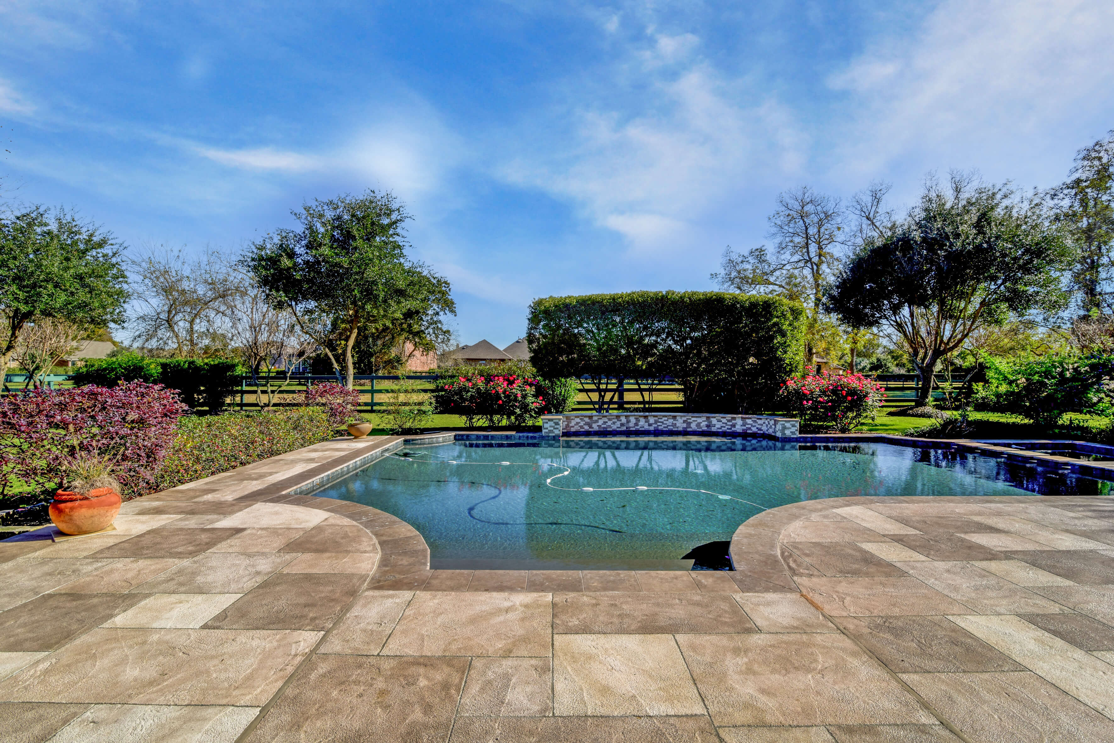 118x72x22 pool
